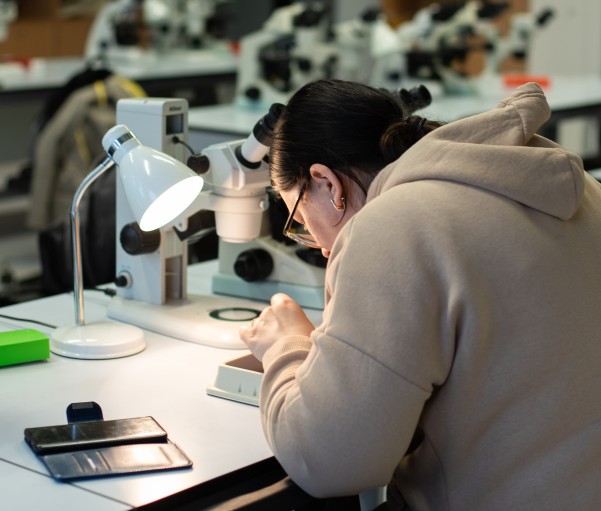 Vilniaus biologijos mokytojus kviečiame registruotis į praktinius užsiėmimus laboratorijoje